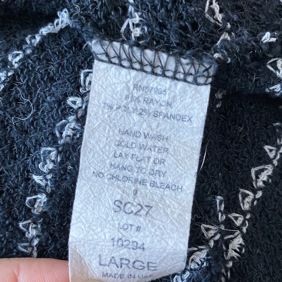 3 for 20$ 💜 ELON Sweater - Picture 4 of 8